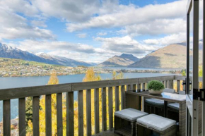 Lake & mountain view home in CBD